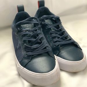 Navy Blue Converse Sneakers Women's Size 7.5 GUC